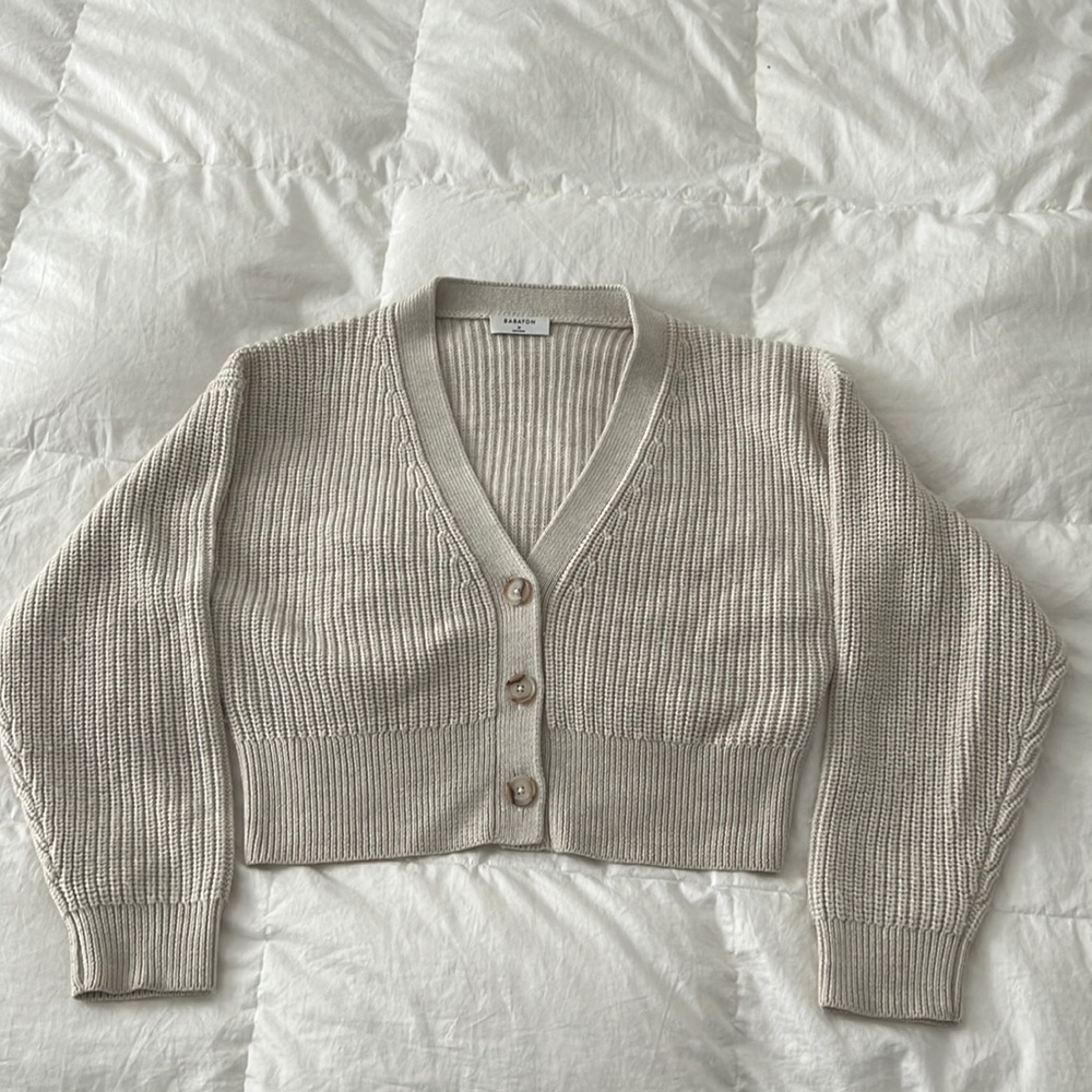 Aritzia Cropped V-Neck Button Cardigan in Light Beige
